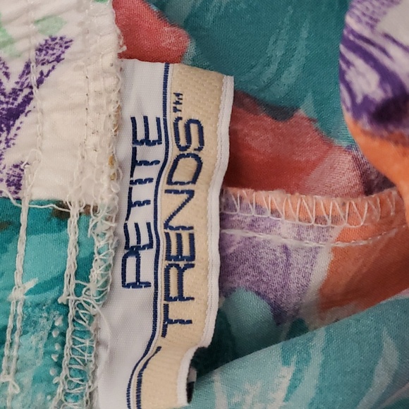 Floral Shorts - Picture 4 of 7